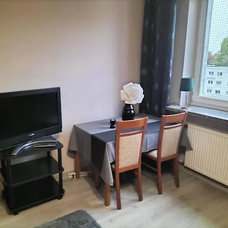 B10 Zasnij W Narnii Obok Sadu Al Solidarnosci