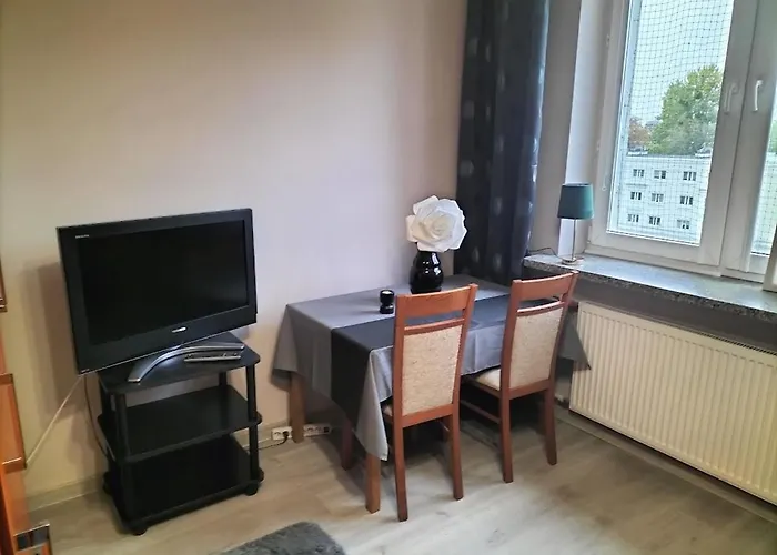 B10 Zasnij W Narnii Obok Sadu Al Solidarnosci