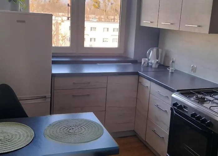 B10 Zasnij W Narnii Obok Sadu Al Solidarnosci *