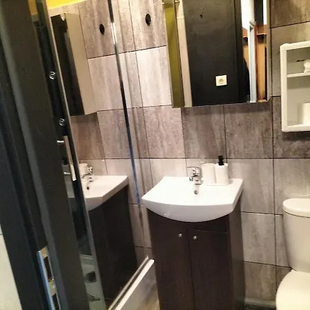 Apartamento B10 Zasnij W Narnii Obok Sadu Al Solidarnosci Varsóvia