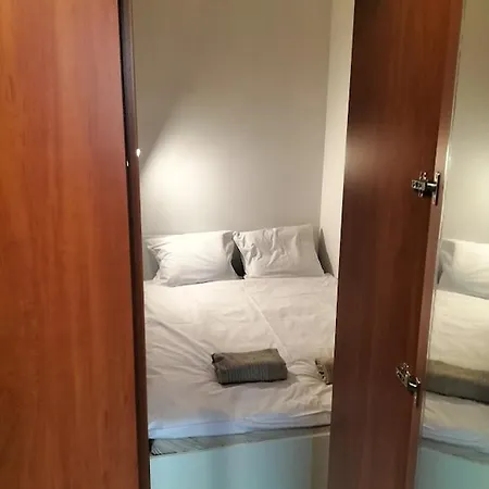 B10 Zasnij W Narnii Obok Sadu Al Solidarnosci Apartamento *